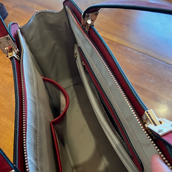 Red structured Asian style briefcase/laptop bag - Picture 5 of 5